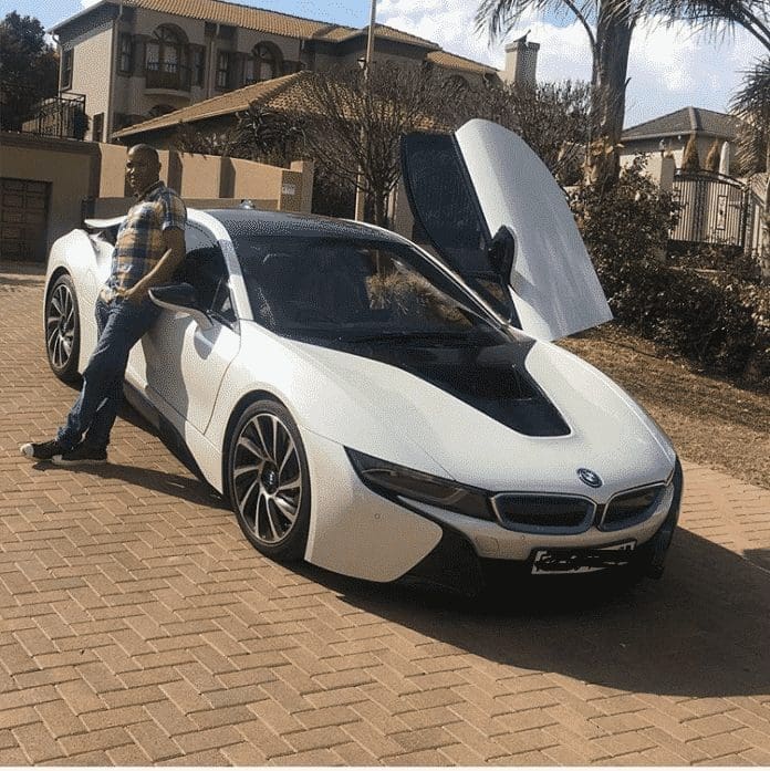 BMW i8