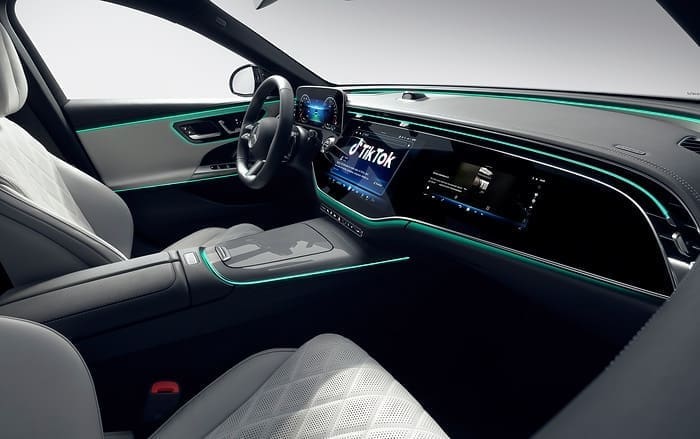 The new E-Class: dimensional concept and interior design