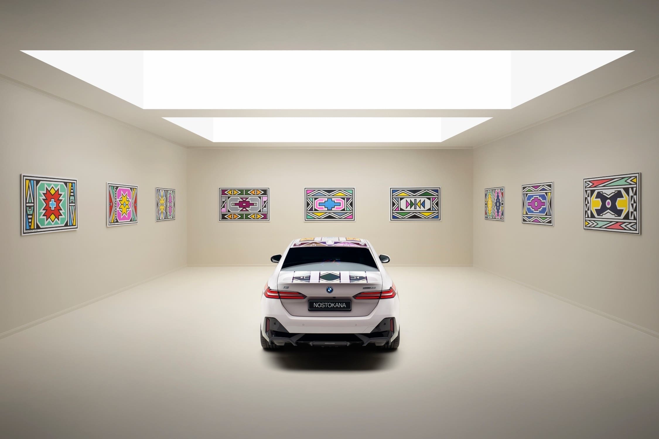 Art meets innovation: The BMW i5 Flow NOSTOKANA