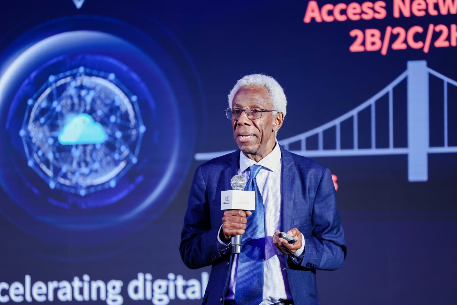 The Intelligent Era Gains Momentum In The Digital Economy Dr. Tayeb Ben Meriem, IPv6 Forum Vice Chair