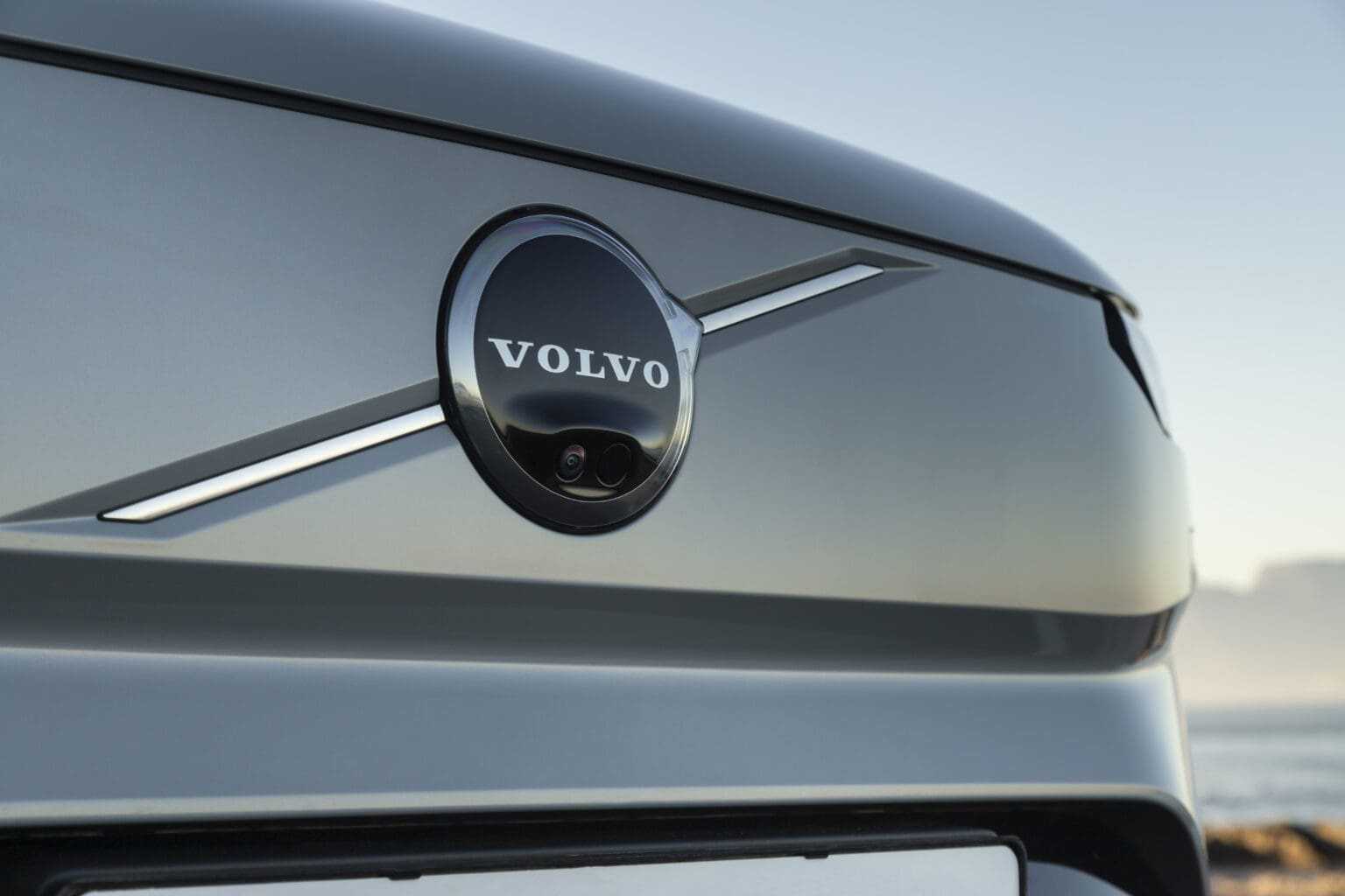 New Volvo XC40 B3 Essential: Premium SUV Now From R750,000 Volvo EX90