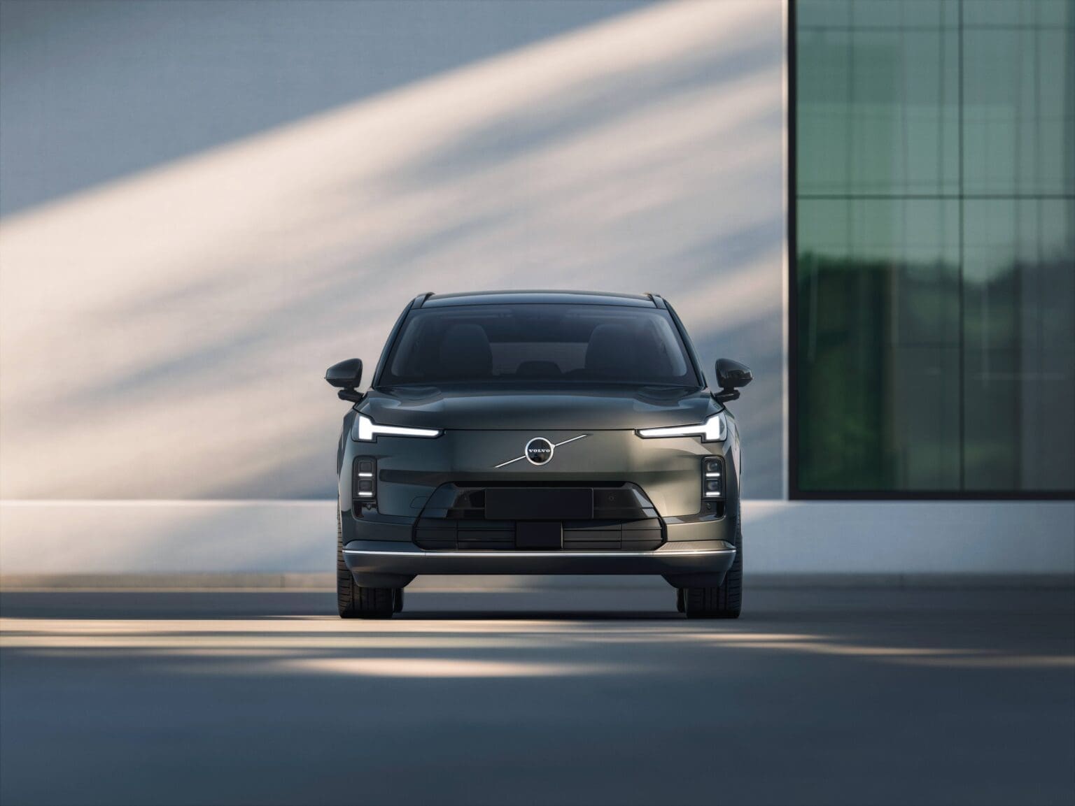 Meet The New Volvo XC70 – A Plug-In Hybrid Volvo XC70