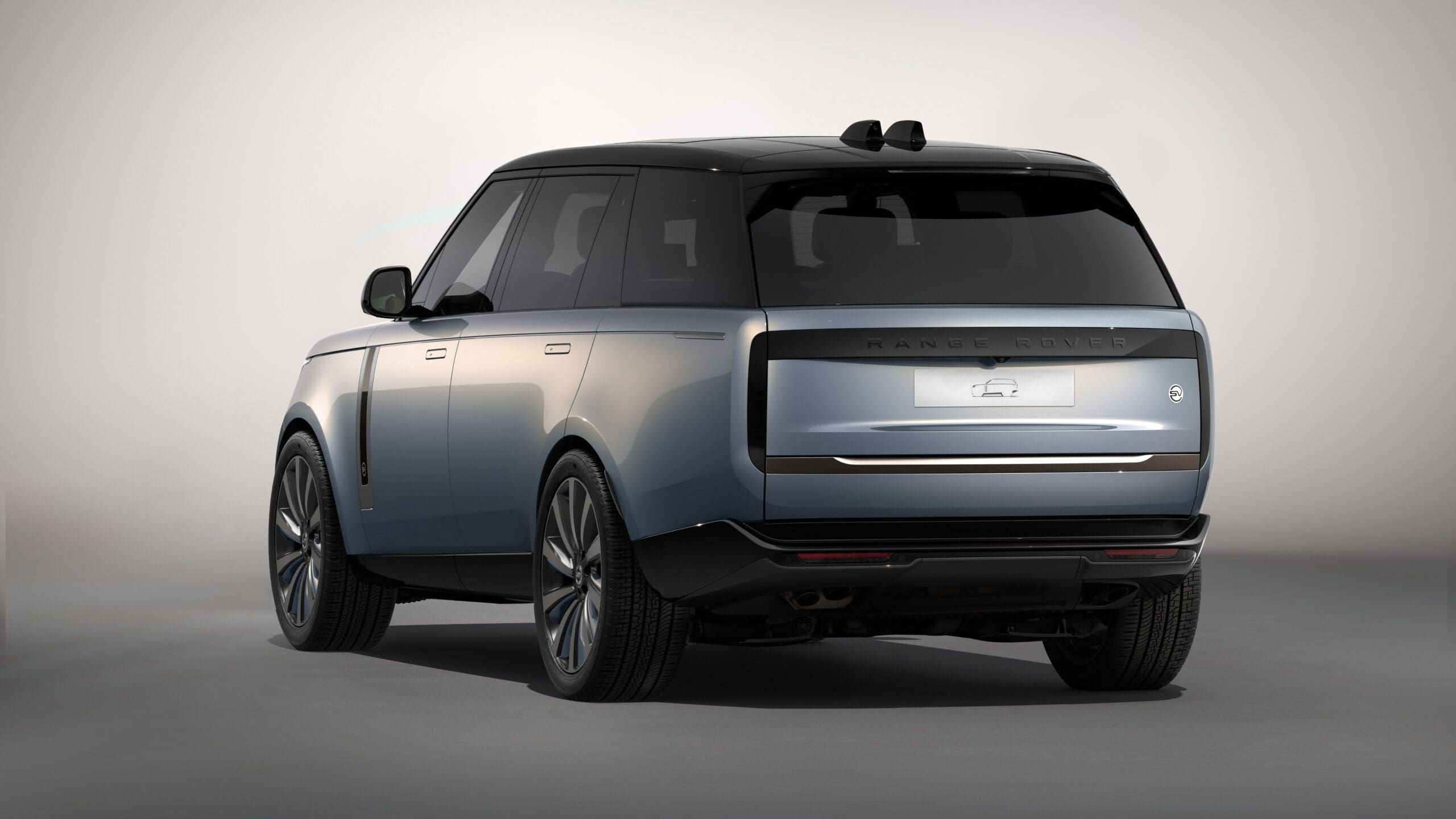 The Range Rover SV Polar Night