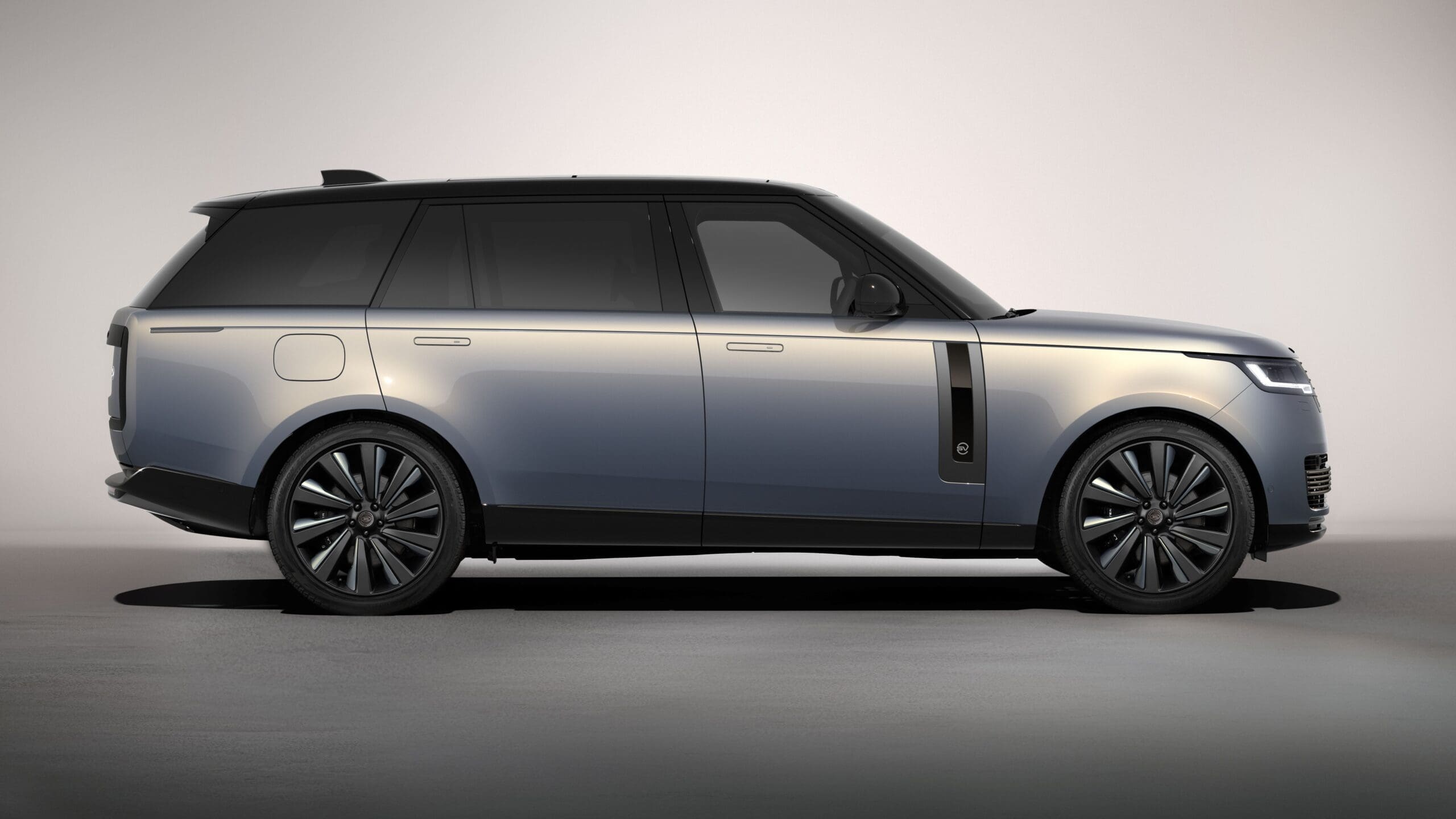 The Range Rover SV Polar Night