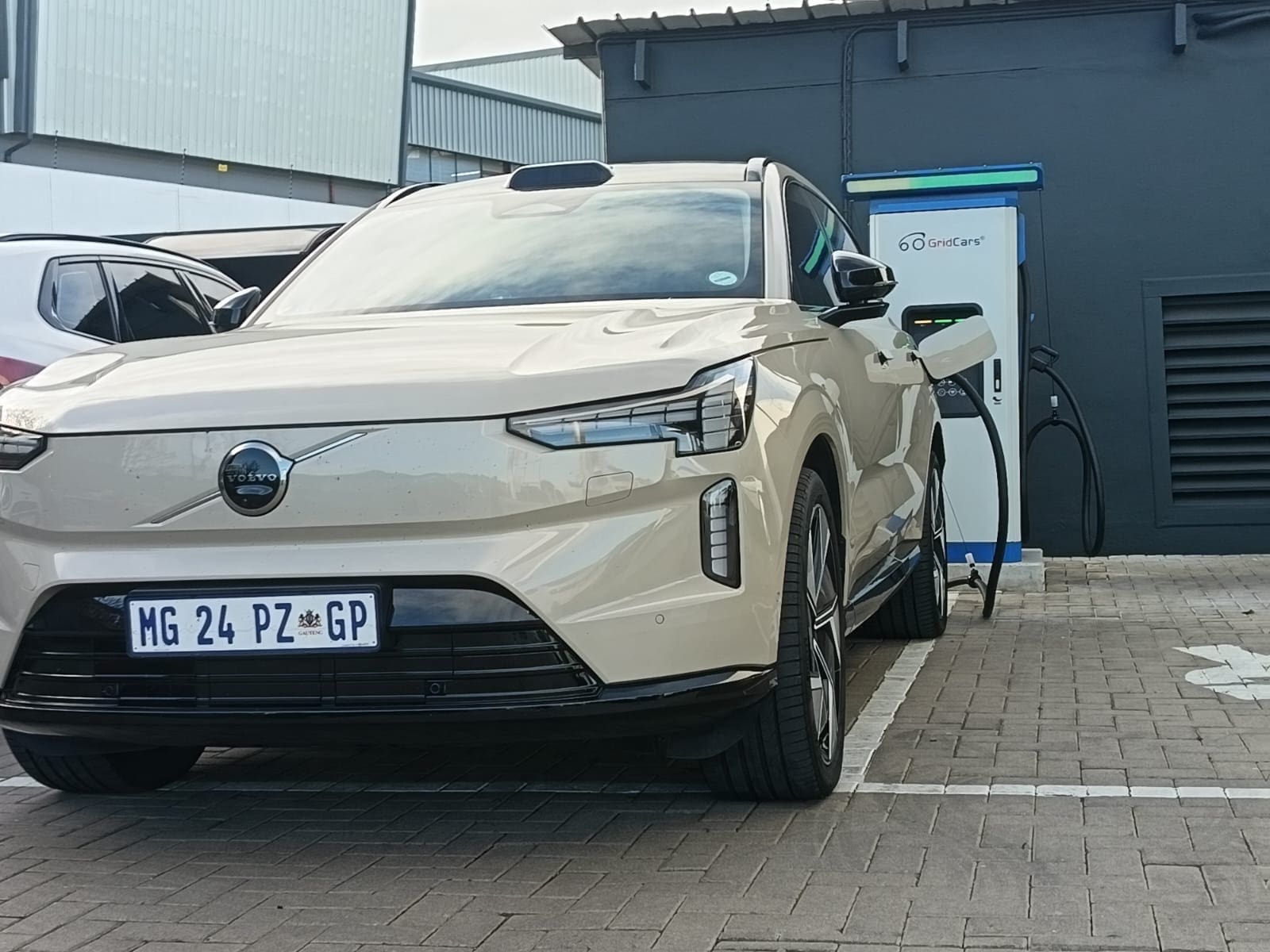 Volvo EX90