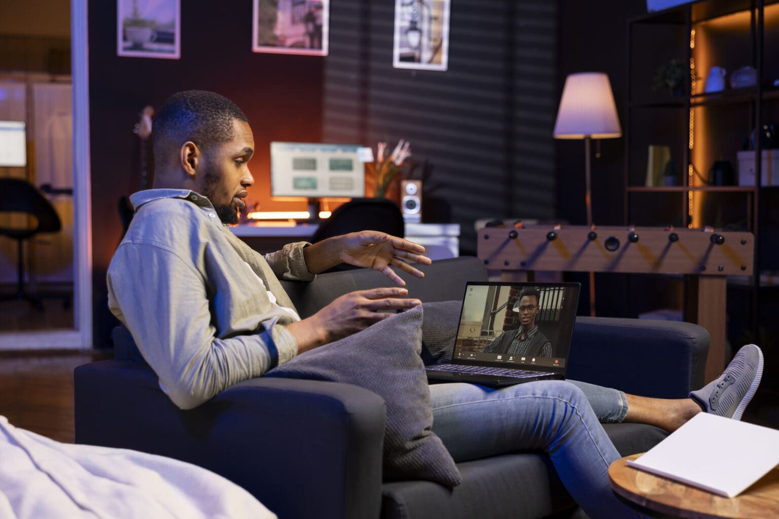 Beyond the Game: How Streamers are Building Thriving Online Communities STREAMING