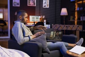 Beyond the Game: How Streamers are Building Thriving Online Communities STREAMING