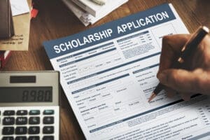 Before Move-In: Appily’s Financial Aid Checklist for Families Heading to College This Fall Scholarship Application